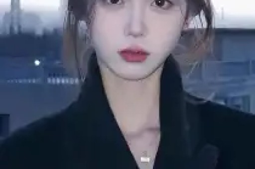 朱珠近期八卦大赏：被造谣塌房、婚姻烟火气拉满41岁依旧凭松弛感封神