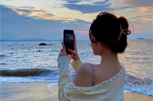 吃瓜！哈尔克岛遭袭不是伊朗的灾难而是美国霸权的末路信号